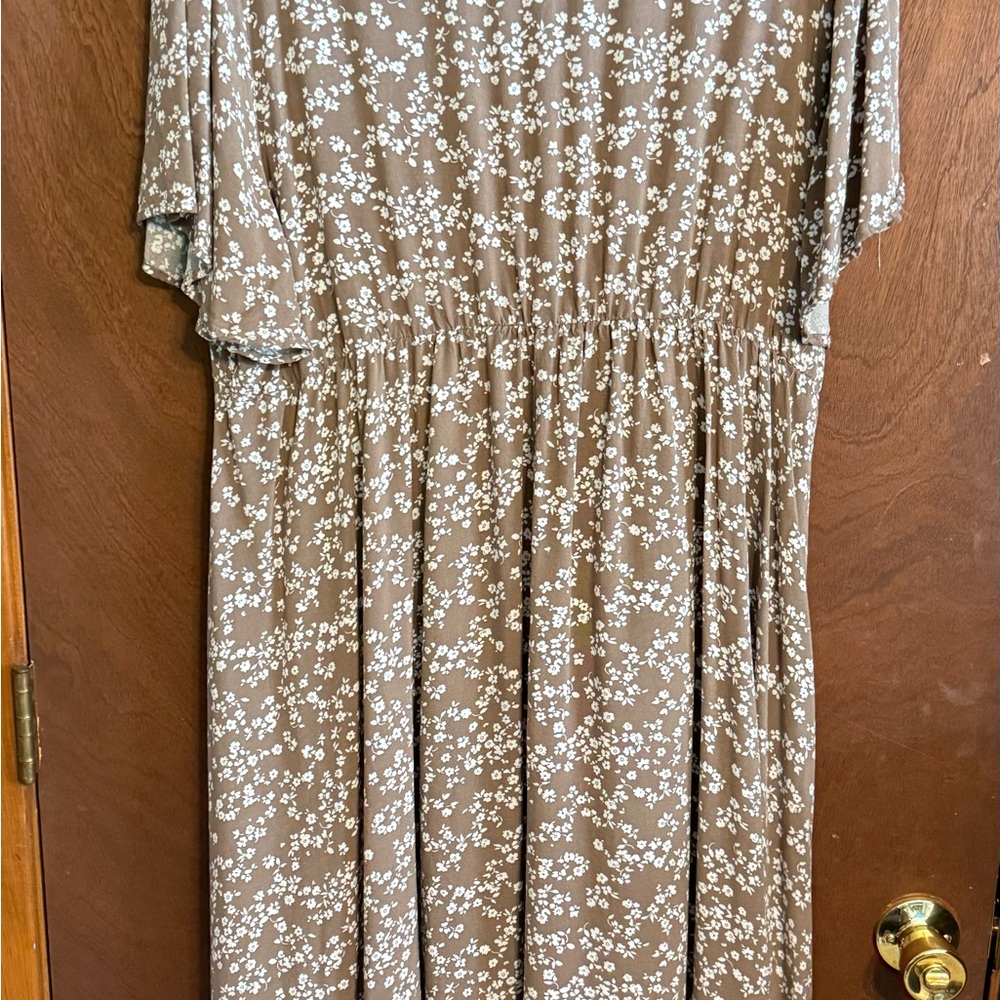 BloomChic Floral Dress - Picture 6 of 10